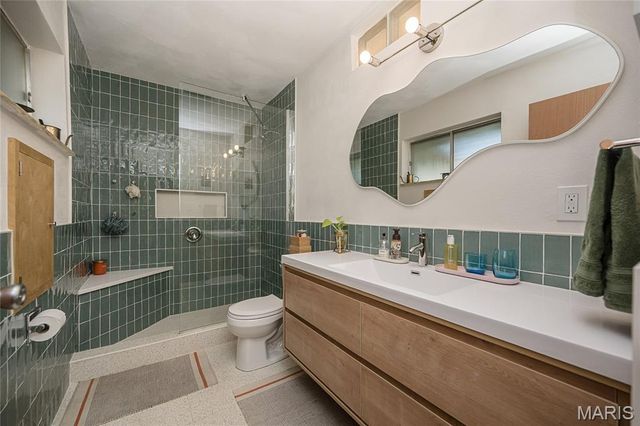 8901 Larchwood Court, St Louis, MO 63126