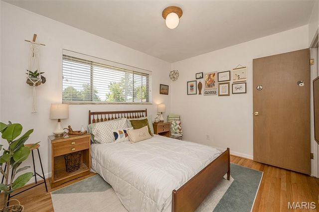 8901 Larchwood Court, St Louis, MO 63126