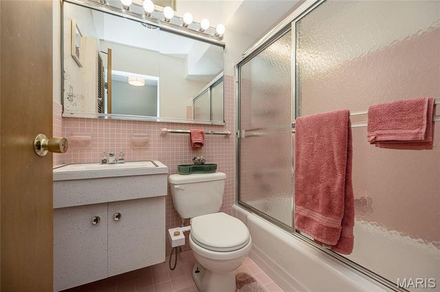 8901 Larchwood Court, St Louis, MO 63126