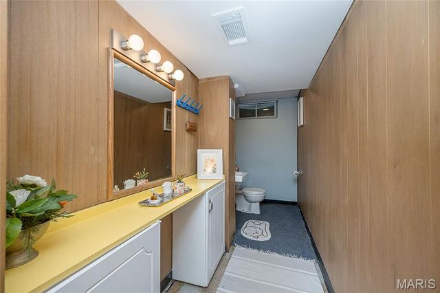 8901 Larchwood Court, St Louis, MO 63126
