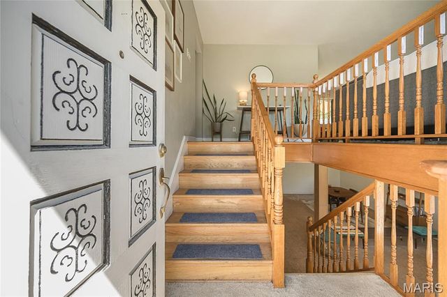 8901 Larchwood Court, St Louis, MO 63126