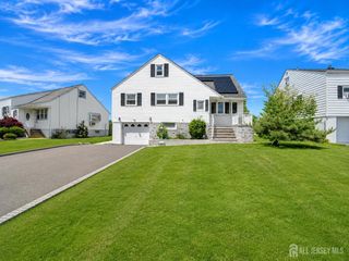 19 Jonquil Circle, Fords, NJ 08863