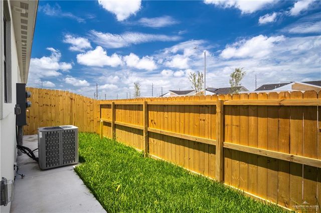 2104 E Viviana Street, Edinburg, TX 78542