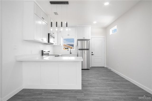 2104 E Viviana Street, Edinburg, TX 78542