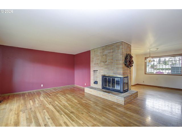 14351 Ne SAN RAFAEL St, Portland, OR 97230