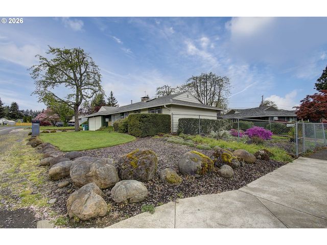 14351 Ne SAN RAFAEL St, Portland, OR 97230