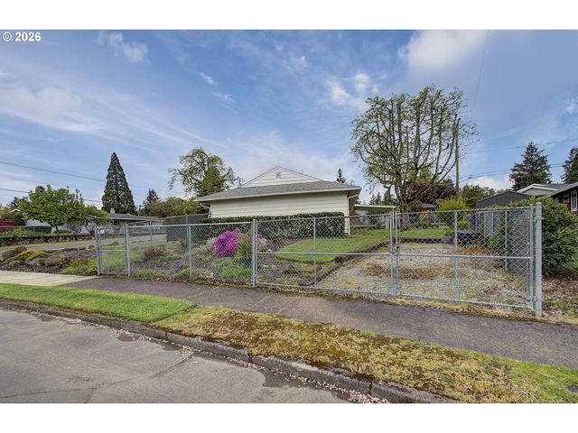 14351 Ne SAN RAFAEL St, Portland, OR 97230