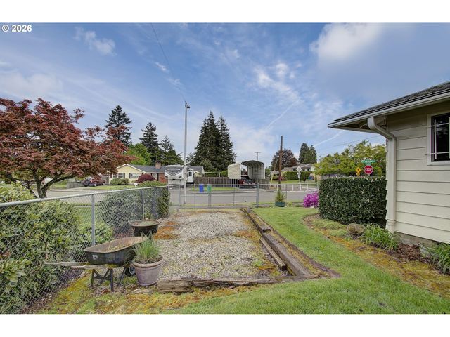 14351 Ne SAN RAFAEL St, Portland, OR 97230