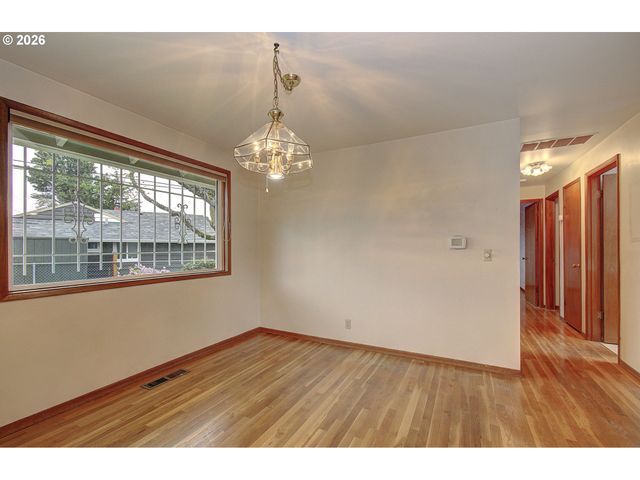 14351 Ne SAN RAFAEL St, Portland, OR 97230
