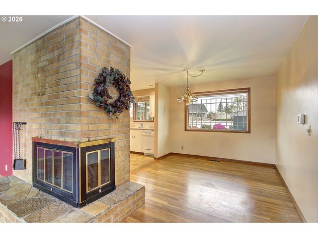 14351 Ne SAN RAFAEL St, Portland, OR 97230