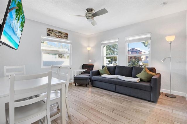 3711 1ST AVENUE S, St Petersburg, FL 33711
