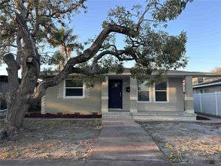 3711 1ST AVENUE S, St Petersburg, FL 33711
