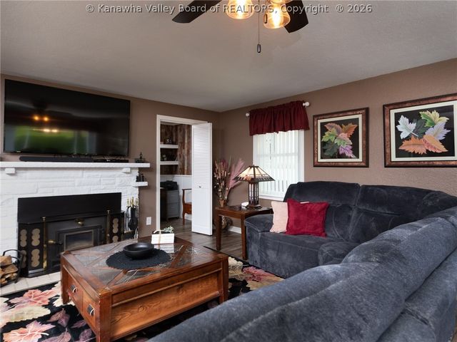 3005 Mount Vernon Drive, Hurricane, WV 25526