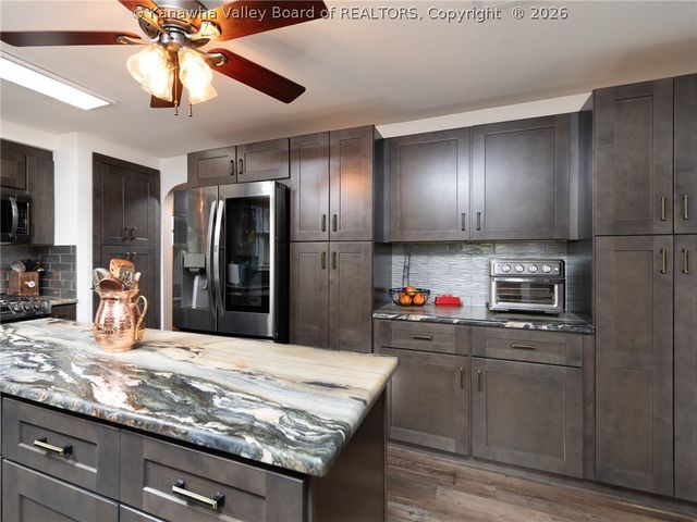 3005 Mount Vernon Drive, Hurricane, WV 25526