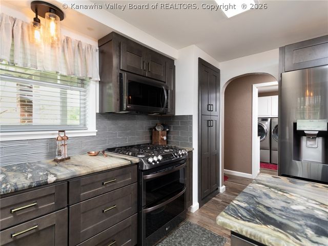 3005 Mount Vernon Drive, Hurricane, WV 25526