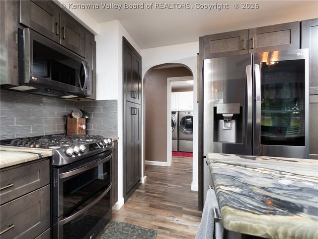 3005 Mount Vernon Drive, Hurricane, WV 25526