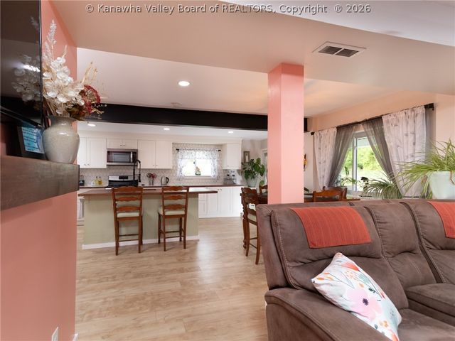 3005 Mount Vernon Drive, Hurricane, WV 25526