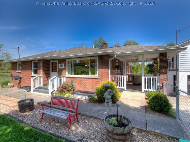 3005 Mount Vernon Drive, Hurricane, WV 25526