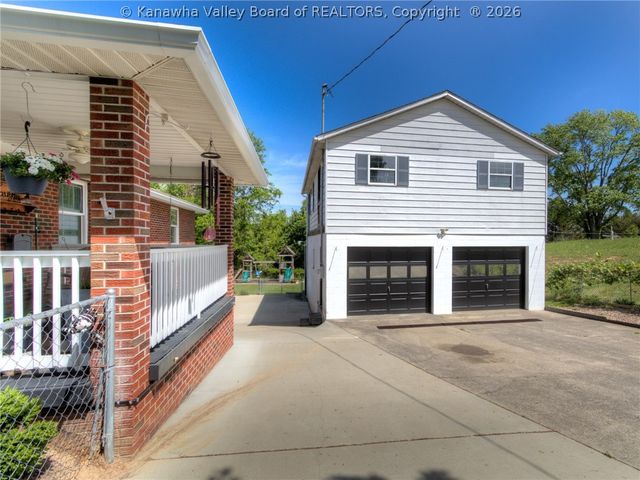 3005 Mount Vernon Drive, Hurricane, WV 25526