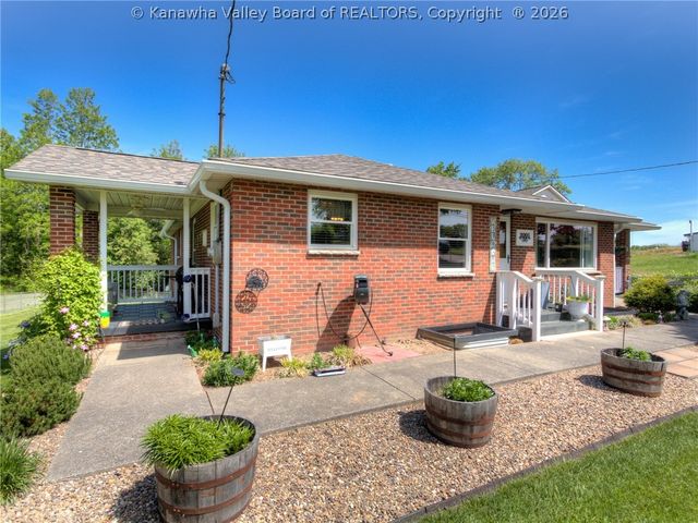 3005 Mount Vernon Drive, Hurricane, WV 25526