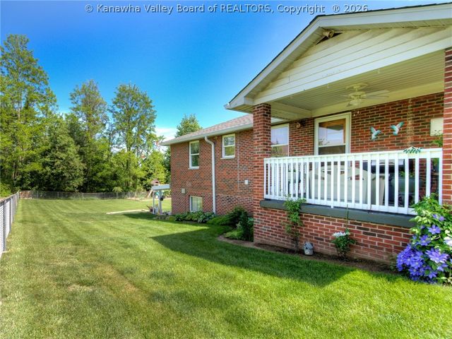 3005 Mount Vernon Drive, Hurricane, WV 25526