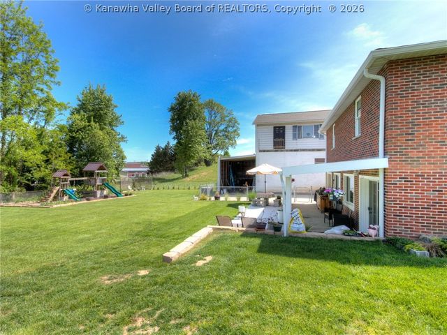 3005 Mount Vernon Drive, Hurricane, WV 25526