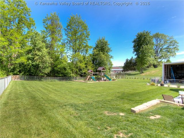 3005 Mount Vernon Drive, Hurricane, WV 25526
