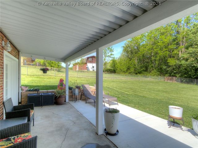 3005 Mount Vernon Drive, Hurricane, WV 25526