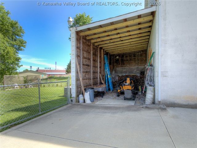 3005 Mount Vernon Drive, Hurricane, WV 25526