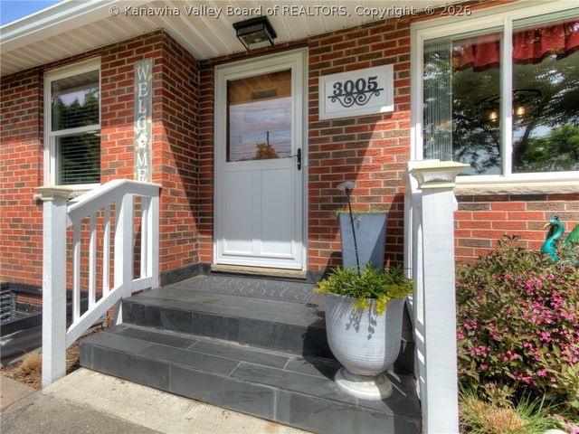 3005 Mount Vernon Drive, Hurricane, WV 25526