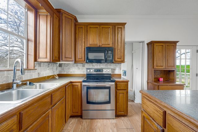 115 County Road 3100, Clarksville, TX 75426