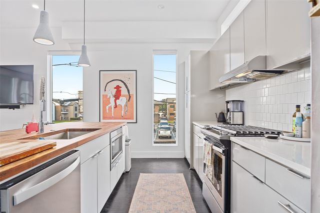 4805 Manett Street 104, Dallas, TX 75204