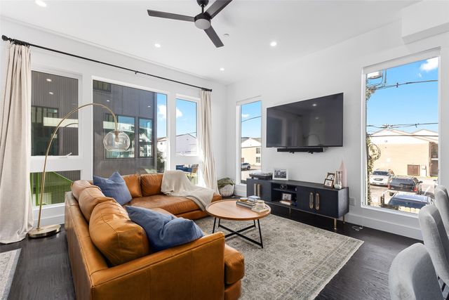 4805 Manett Street 104, Dallas, TX 75204