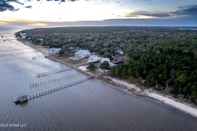 E Belle Fontaine Road, Ocean Springs, MS 39564