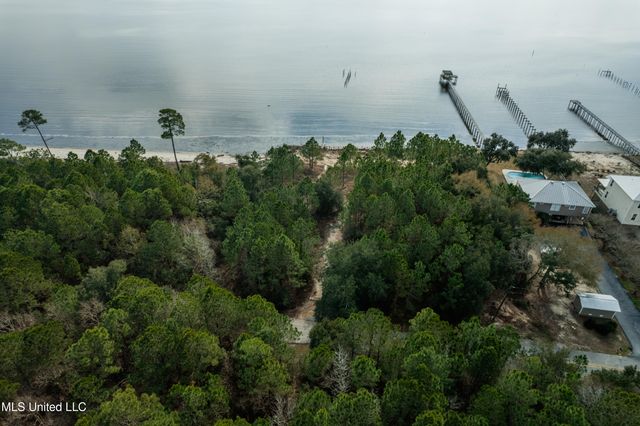 E Belle Fontaine Road, Ocean Springs, MS 39564