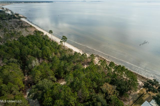 E Belle Fontaine Road, Ocean Springs, MS 39564