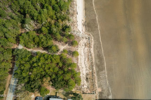 E Belle Fontaine Road, Ocean Springs, MS 39564