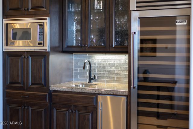 10585 E CRESCENT MOON Drive 4, Scottsdale, AZ 85262