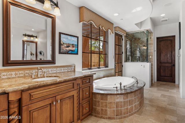 10585 E CRESCENT MOON Drive 4, Scottsdale, AZ 85262