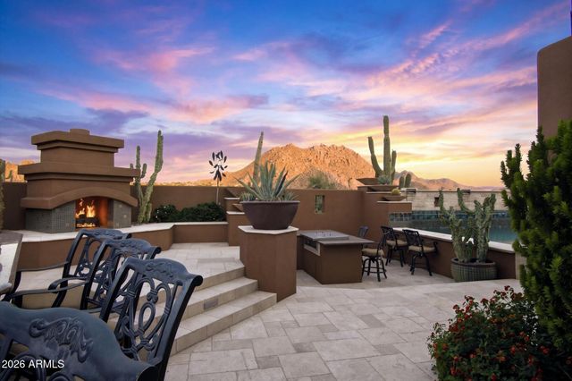 10585 E CRESCENT MOON Drive 4, Scottsdale, AZ 85262
