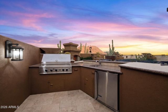 10585 E CRESCENT MOON Drive 4, Scottsdale, AZ 85262