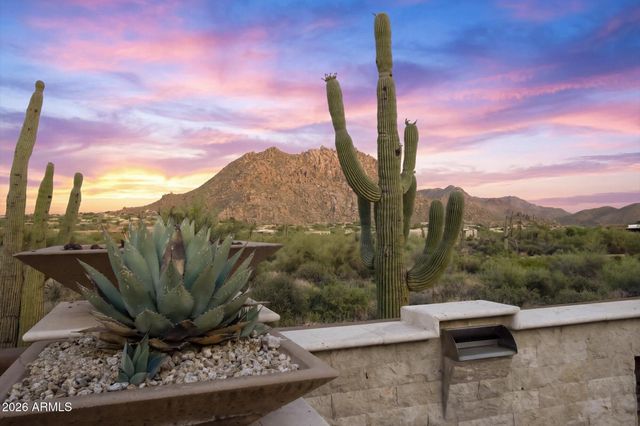 10585 E CRESCENT MOON Drive 4, Scottsdale, AZ 85262