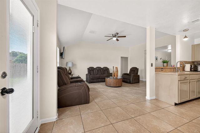 2510 Fox Water Drive, Spring, TX 77386