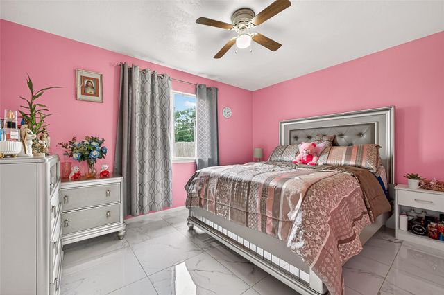 2510 Fox Water Drive, Spring, TX 77386