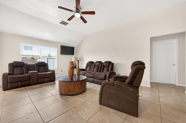 2510 Fox Water Drive, Spring, TX 77386