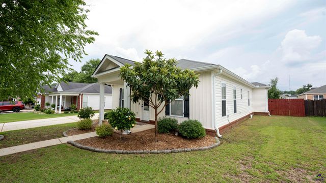 111 Harmony Path, Bonaire, GA 31005