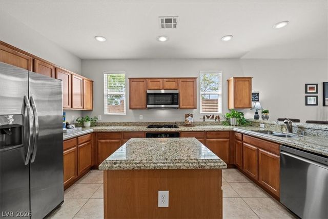 7811 SUGARLOAF PEAK Street, Las Vegas, NV 89166