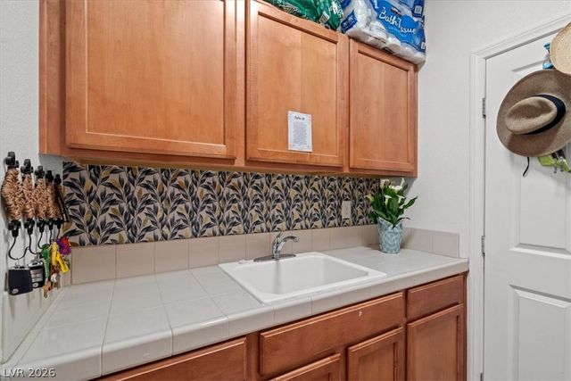 7811 SUGARLOAF PEAK Street, Las Vegas, NV 89166