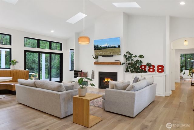 4357 Lakehill Lane, Bellingham, WA 98229