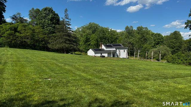 100 Gaylord Mountain Road, Hamden, CT 06518